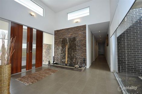 Property photo of 6 Rangeview Close Mickleham VIC 3064