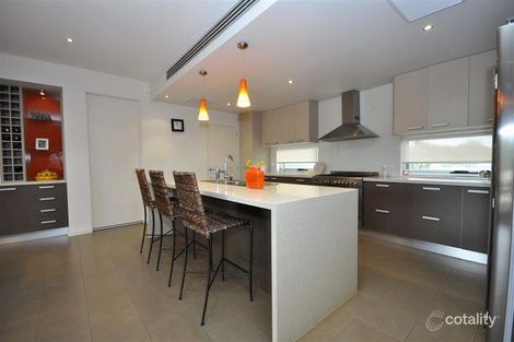 Property photo of 6 Rangeview Close Mickleham VIC 3064