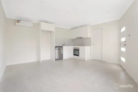 42 HARROW RD, GLENFIELD, NSW 2167
