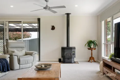 Property photo of 14 Tweed Court Langwarrin VIC 3910