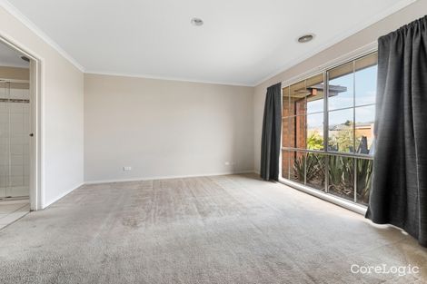 Property photo of 5 Aston Glade Cranbourne East VIC 3977