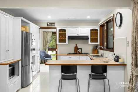 Property photo of 6 Birchgrove Crescent Templestowe VIC 3106