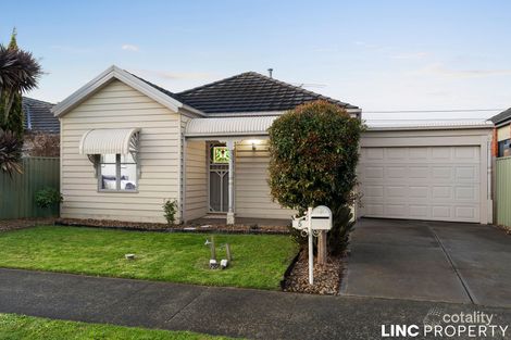 Property photo of 5 Cassinia Link Pakenham VIC 3810