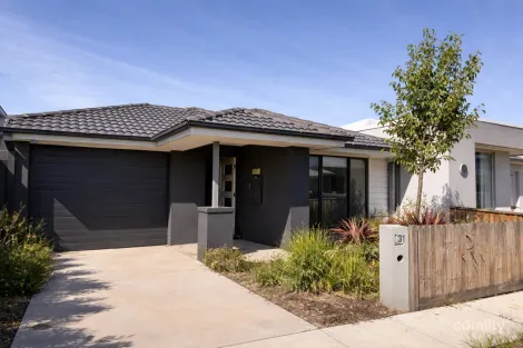 31 Derrimut St, Rockbank, VIC 3335