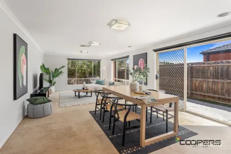 Property photo of 5 Fieldstone Way Brookfield VIC 3338