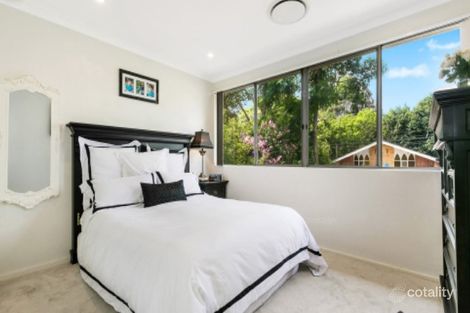 Property photo of 2/21 Edgeworth David Avenue Hornsby NSW 2077