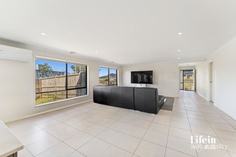 Property photo of 21 Driver Street Werribee VIC 3030