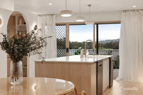 Property photo of 41 Marble Arch Place Arundel QLD 4214