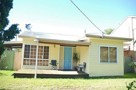 17 Mimosa Rd, Budgewoi, NSW 2262