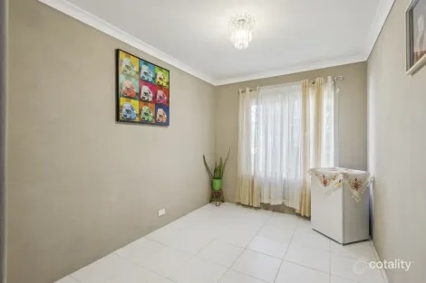 Property photo of 14 Taylor Close Leda WA 6170