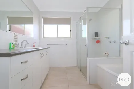 Property photo of 126 High Street Howlong NSW 2643