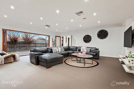 Property photo of 18 Saintly Grove Berwick VIC 3806