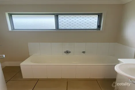 Property photo of 15 John Oxley Drive Gracemere QLD 4702