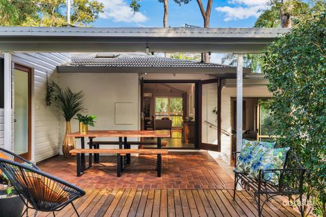 65 Chapel Hill Rd, Chapel Hill, QLD 4069