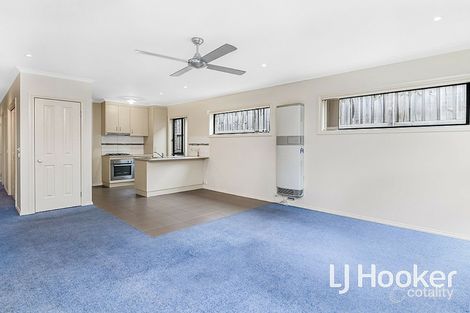 Property photo of 9/103 Army Road Pakenham VIC 3810
