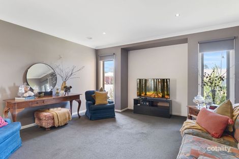 Property photo of 11 Stirling Avenue Junortoun VIC 3551