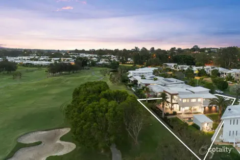 Property photo of 1038 Lakeview Terrace Benowa QLD 4217