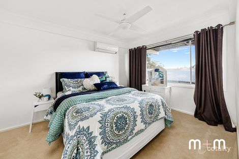 Property photo of 23 Treetop Glen Thirroul NSW 2515