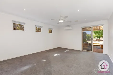 Property photo of 19 Golden Elm Court Kilmore VIC 3764