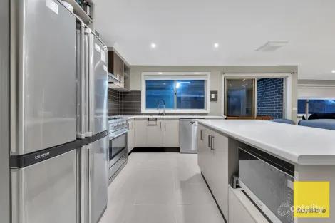 Property photo of 58 Hummingbird Boulevard Tarneit VIC 3029