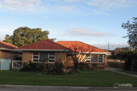 1 Clarence St, Henley Beach, SA 5022