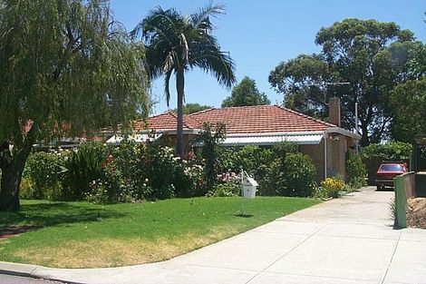 Property photo of 3 Finlay Court Rivervale WA 6103
