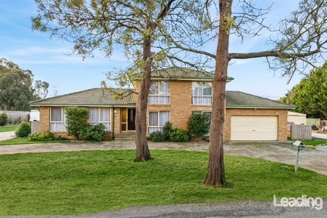 11 Redwood Ct, Romsey, VIC 3434