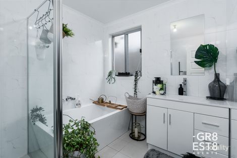 Property photo of 5 Heather Court Hampton Park VIC 3976