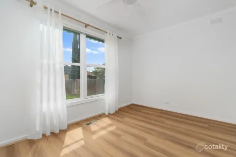 Property photo of 8 Paringa Court Frankston VIC 3199