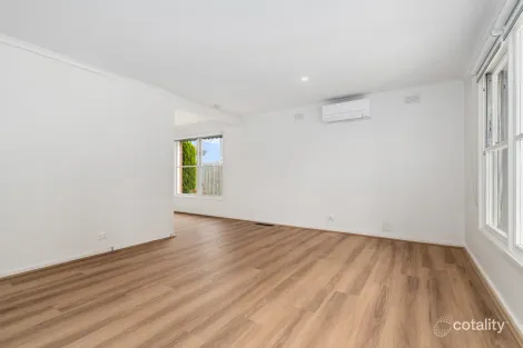 Property photo of 8 Paringa Court Frankston VIC 3199