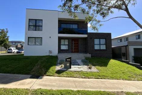 10 Westview St, Campbelltown, NSW 2560