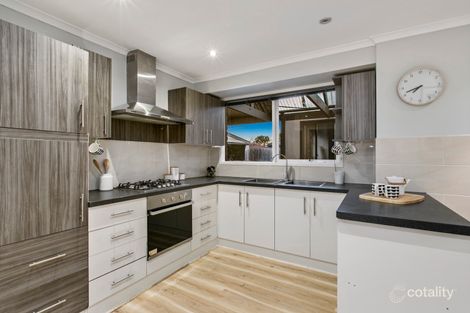 Property photo of 33 Caroline Crescent Cranbourne West VIC 3977