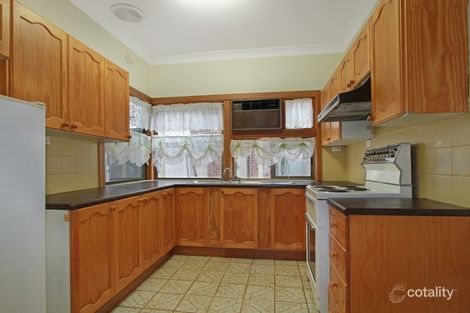 Property photo of 28 Figtree Crescent Figtree NSW 2525