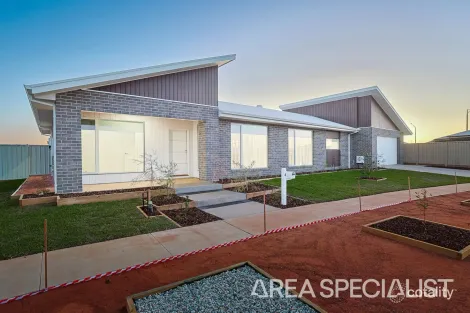 Property photo of 4 Luckymack Way Mildura VIC 3500
