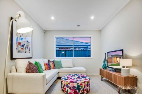 Property photo of 10 Falkor Road Officer VIC 3809