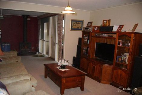 Property photo of 15 Littleton Avenue Yinnar VIC 3869