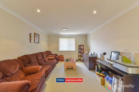 Property photo of 65 The Heights Hillvue NSW 2340