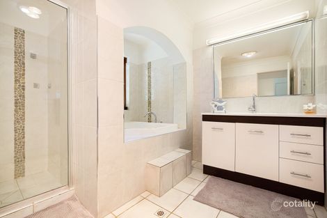 Property photo of 11 Fullerton Street Benowa QLD 4217