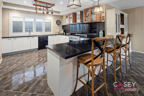Property photo of 32 Cherryhills Drive Cranbourne VIC 3977