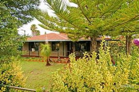 15 Hemingway Dr, Camillo, WA 6111