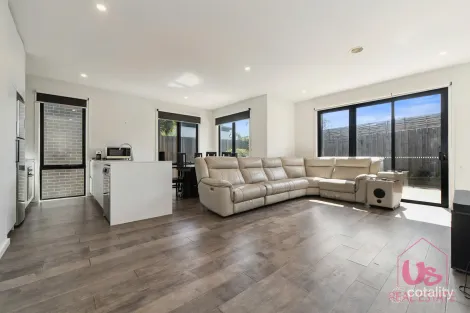 Property photo of 27 Pindari Crescent Langwarrin VIC 3910