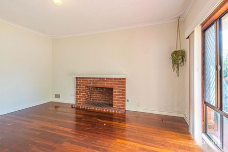 Property photo of 4 Berehaven Avenue Thornlie WA 6108