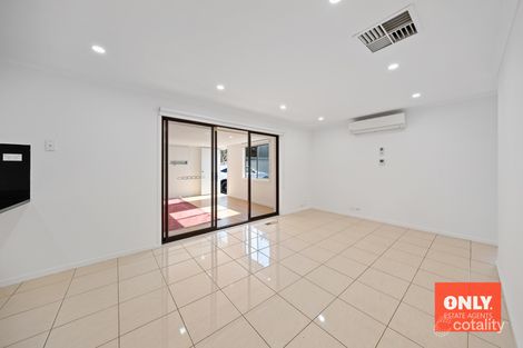 Property photo of 17 Henlow Rise Hallam VIC 3803