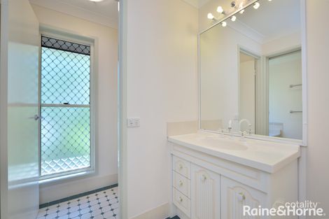 Property photo of 5 Leanne Close New Auckland QLD 4680