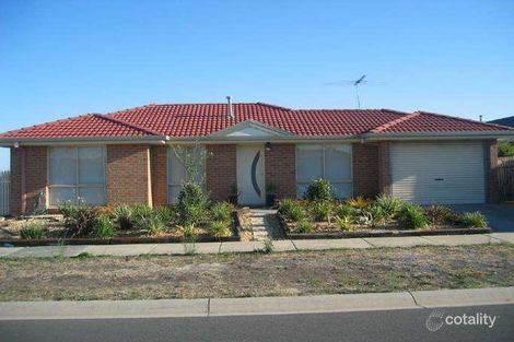 8 Howqua Pl, Cranbourne, VIC 3977