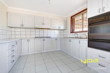 Property photo of 2/11 Opal Court Meadow Heights VIC 3048