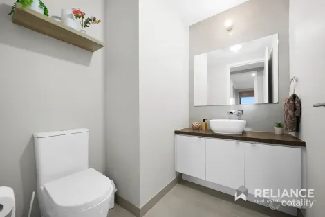 Property photo of 9 Ruislip Avenue Strathtulloh VIC 3338