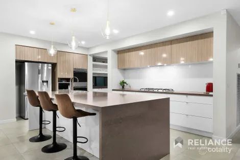 Property photo of 9 Ruislip Avenue Strathtulloh VIC 3338