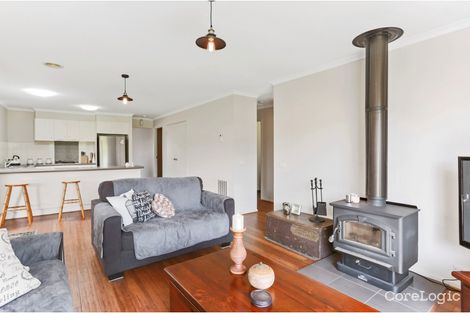 Property photo of 4 Rowan Walk Drouin VIC 3818