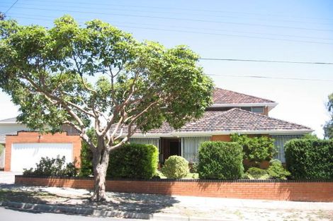 2 Philip Ave, Doncaster, VIC 3108